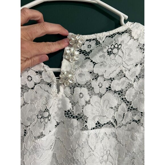 White Lace Express Blouse with Flower Buttons - Picture 2 of 3